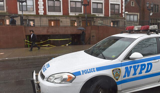 NY : Chaos au siège du Habad, alors que la police tente de combler un tunnel secret